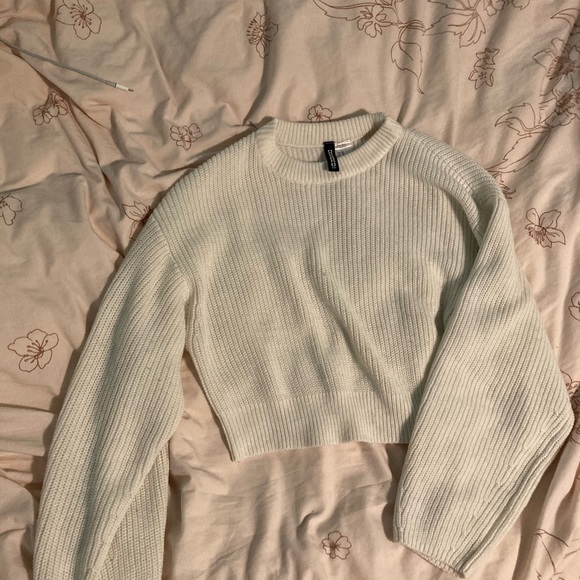 H&M Divided Cream Sweater - Picture 3 of 5